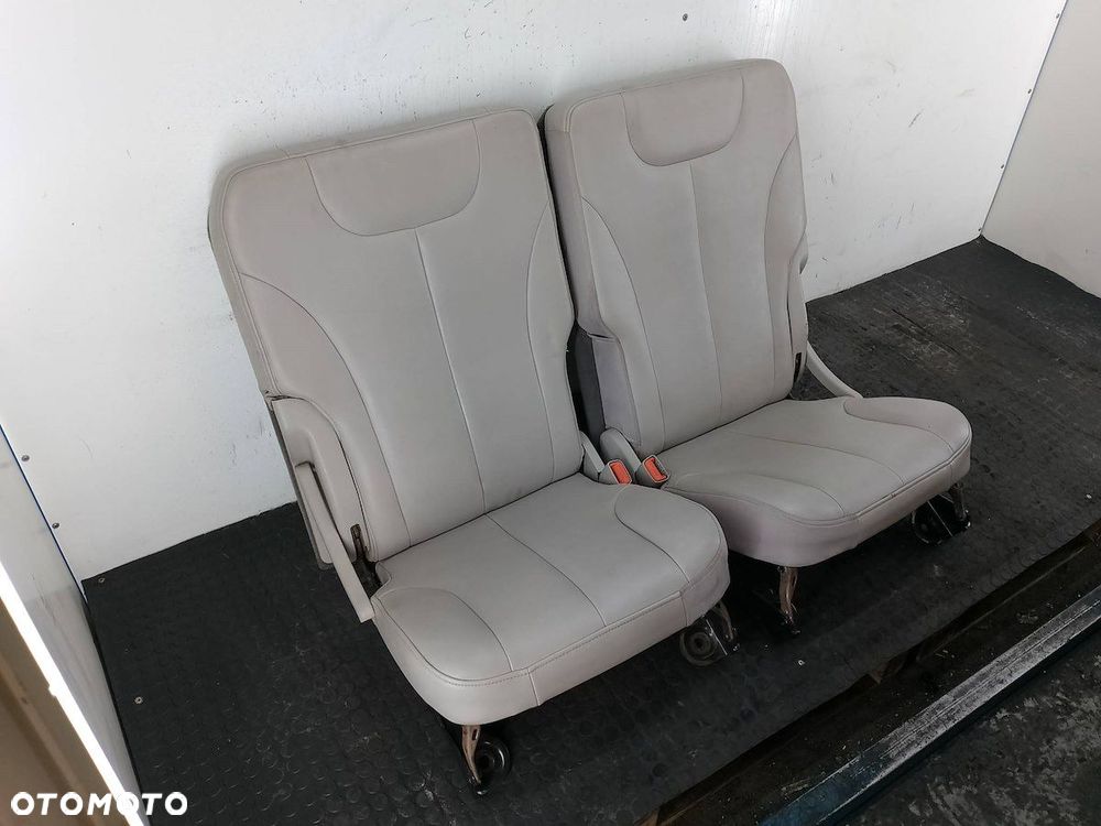 FOTELE TRZECI RZĄD CHRYSLER PACIFICA - 2