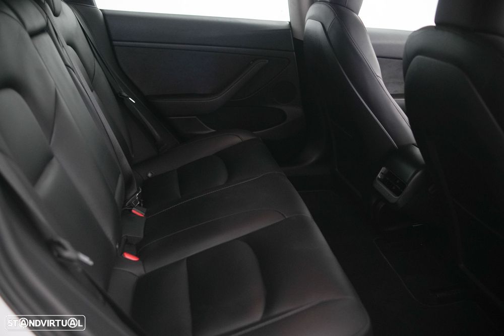 Tesla Model 3 - 14
