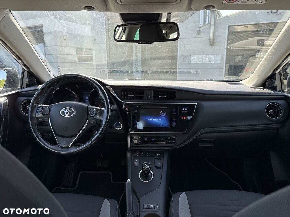 Toyota Auris Hybrid 135 Premium - 12