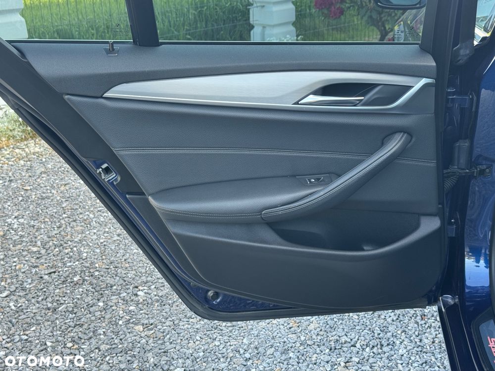BMW Seria 5 520d xDrive Sport Line sport - 23