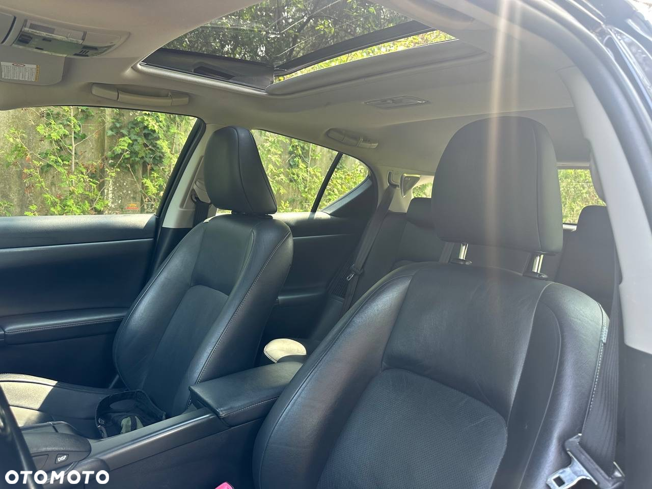 Lexus CT 200h Business Edition - 2