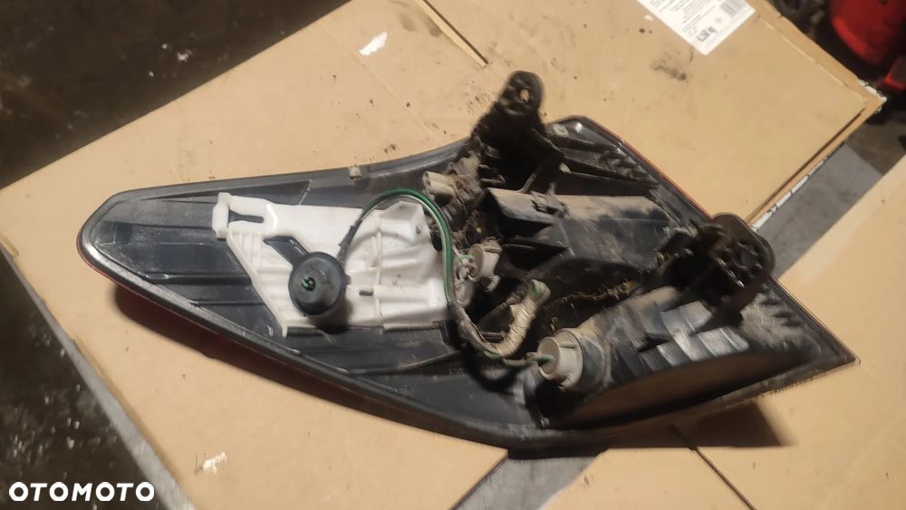 Lampa tył prawa  SUBARU LEGACY V KOMBI - 4