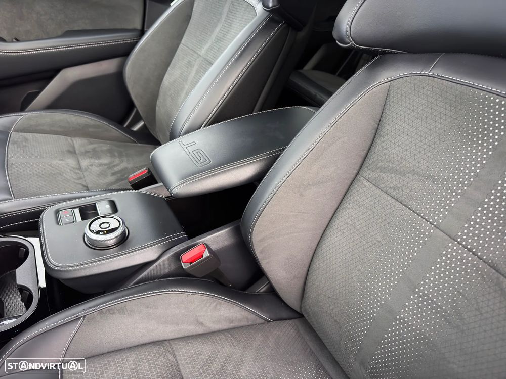 Ford Mustang Mach-E AWD GT - 35