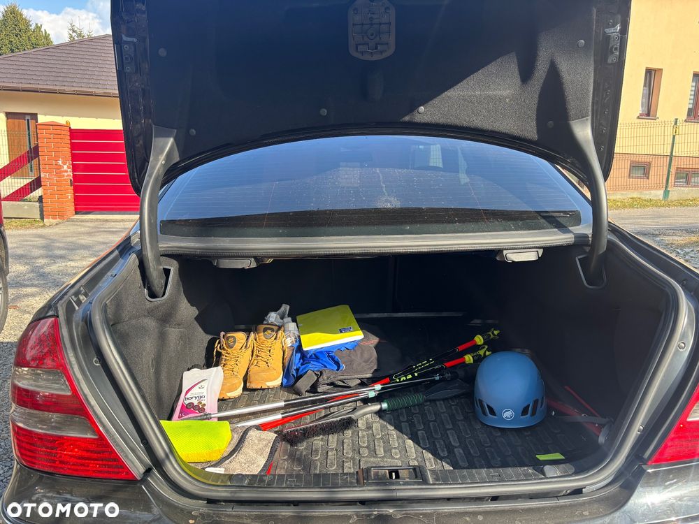 Mercedes-Benz Klasa E 320 CDI 4-Matic Avantgarde - 33