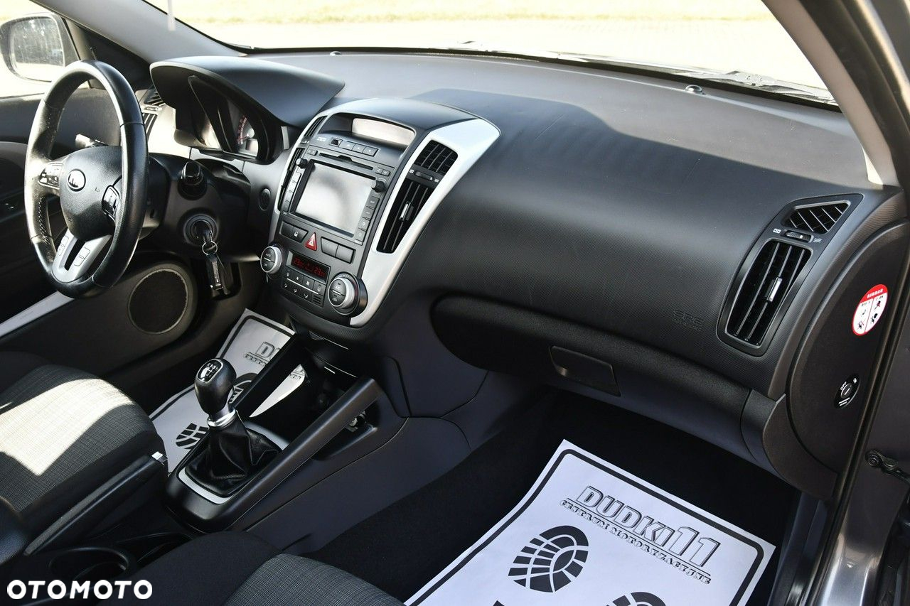 Kia Ceed - 23