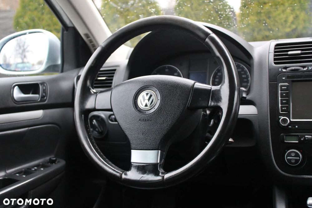 Volkswagen Golf 2.0 TDI Highline DSG - 25