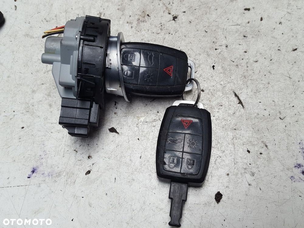 VOLVO V50 LIFT S40 II 07-12r STACYJKA KLUCZYKI - 1