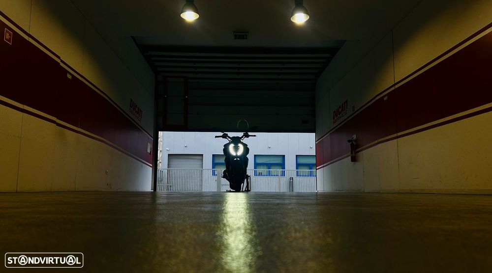 Ducati Diavel V4 Thrilling Black - 16