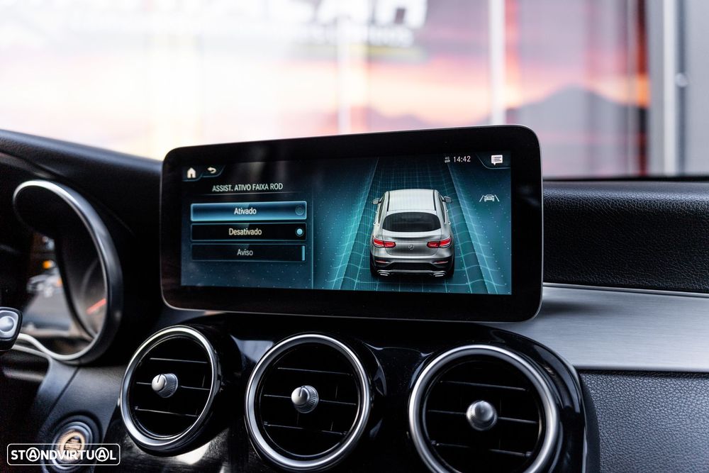 Mercedes-Benz GLC 300 e Coupe 4Matic 9G-TRONIC AMG Line - 18