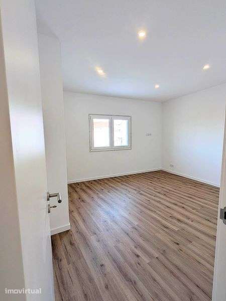 T2 novo em moradia germinada com vista mar - Grande imagem: 4/12
