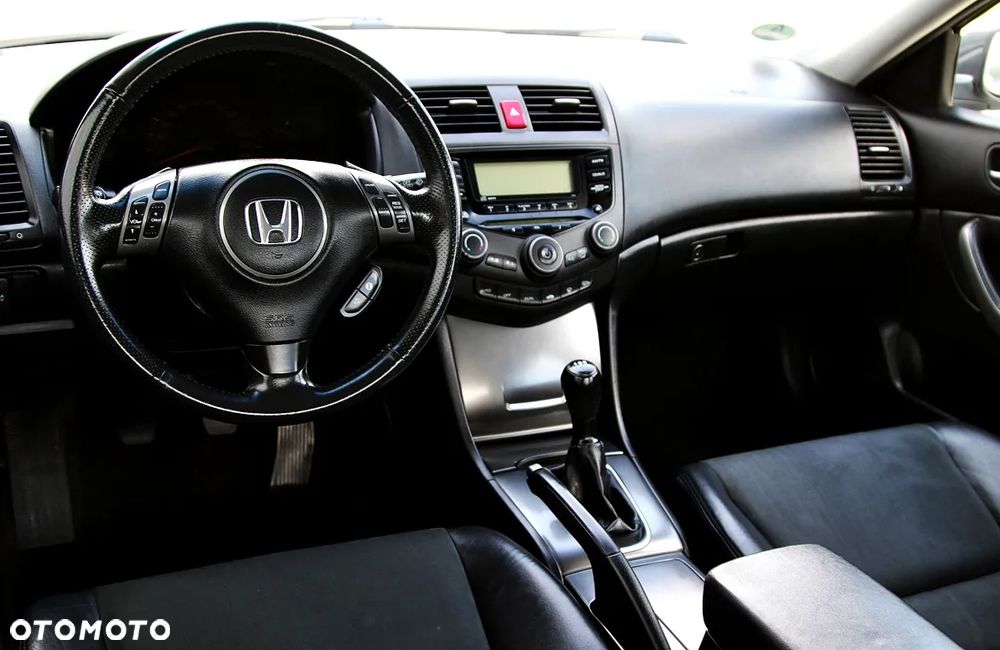 Honda Accord 2.0 Sport - 18