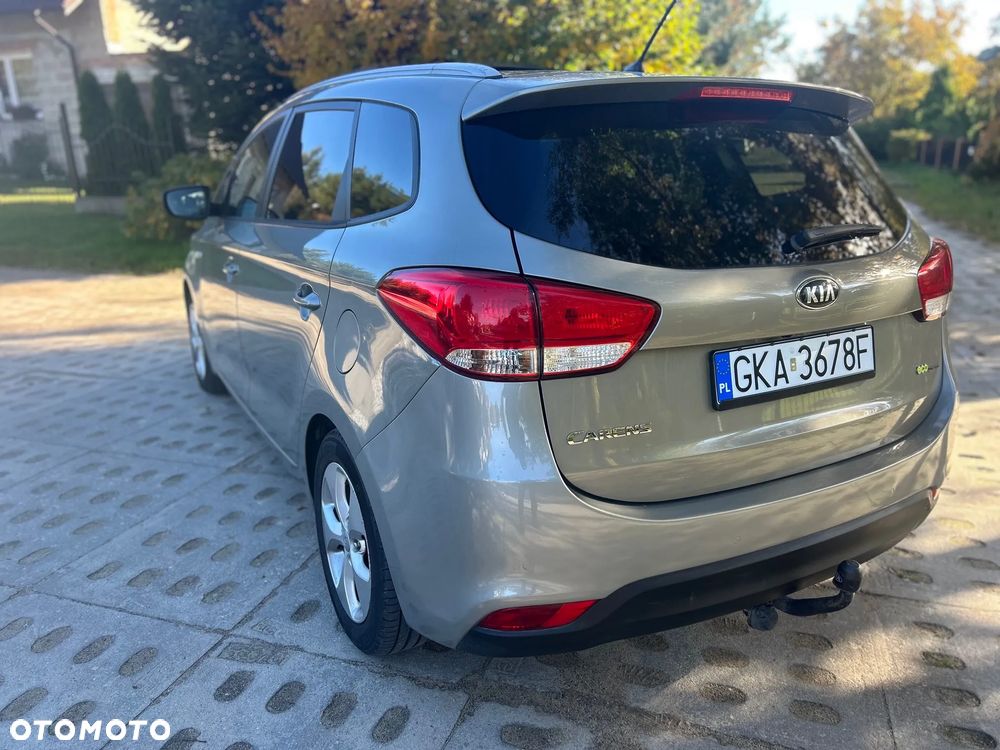Kia Carens 1.7 CRDi L 7os - 6