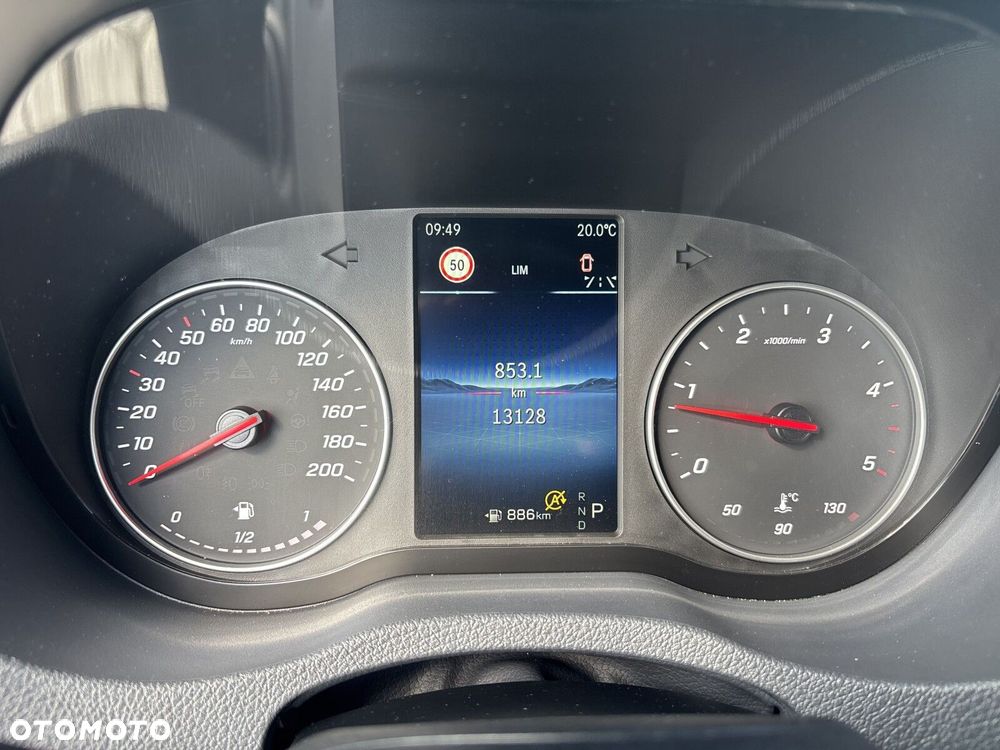 Mercedes-Benz Sprinter - 13