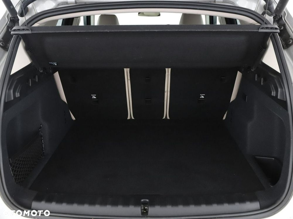 BMW iX1 xDrive30 xLine - 22