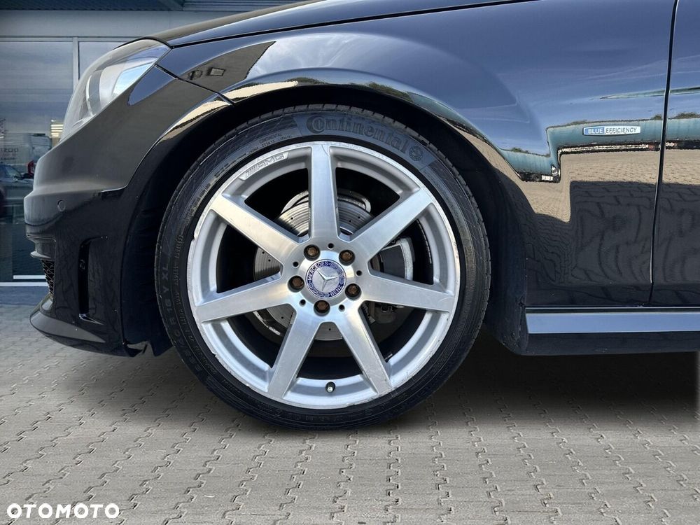 Mercedes-Benz Klasa C 250 CGI BlueEff - 27