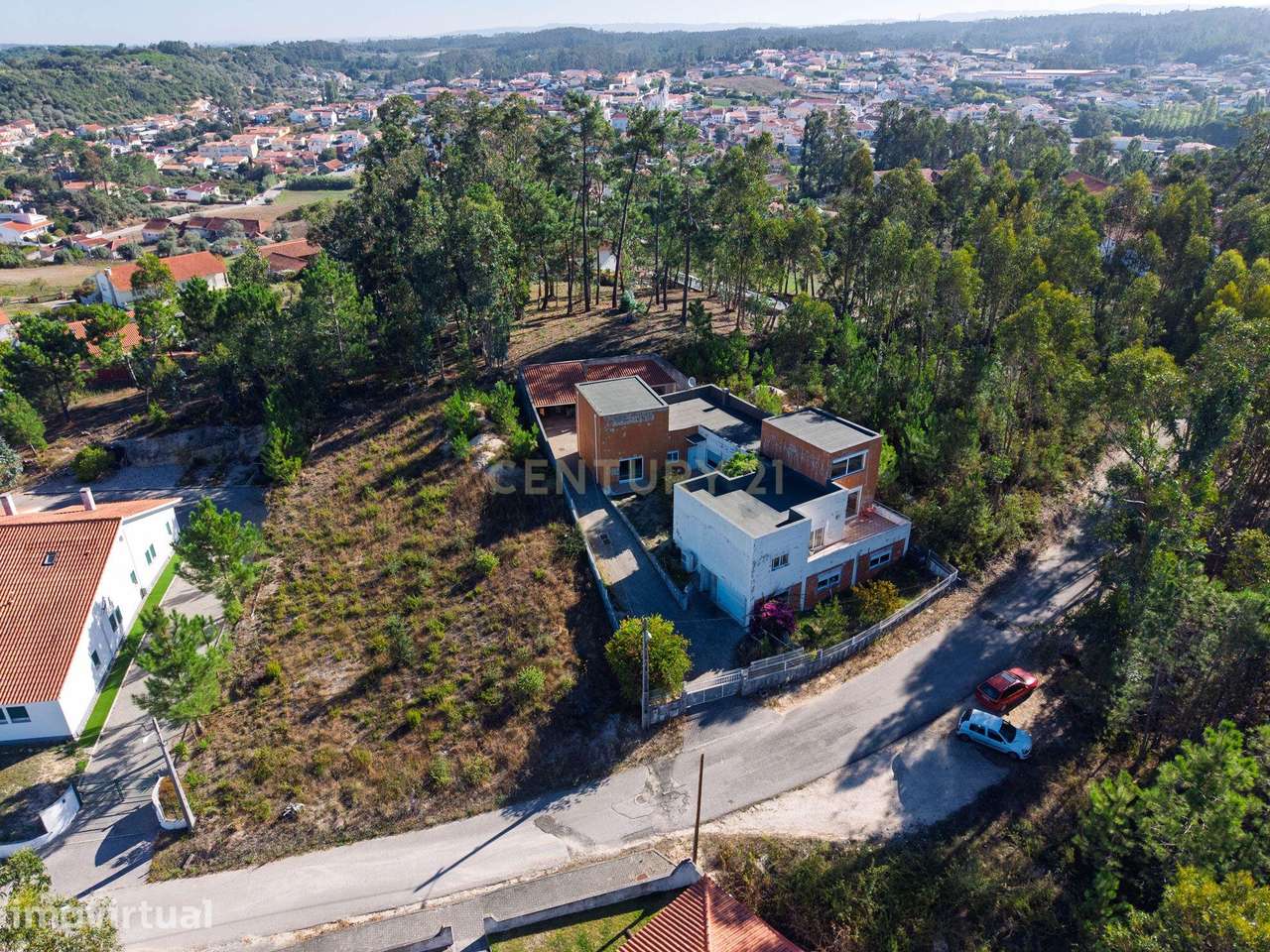 Moradia de arquitetura moderna no Juncal-Porto de Mós - Grande imagem: 4/50