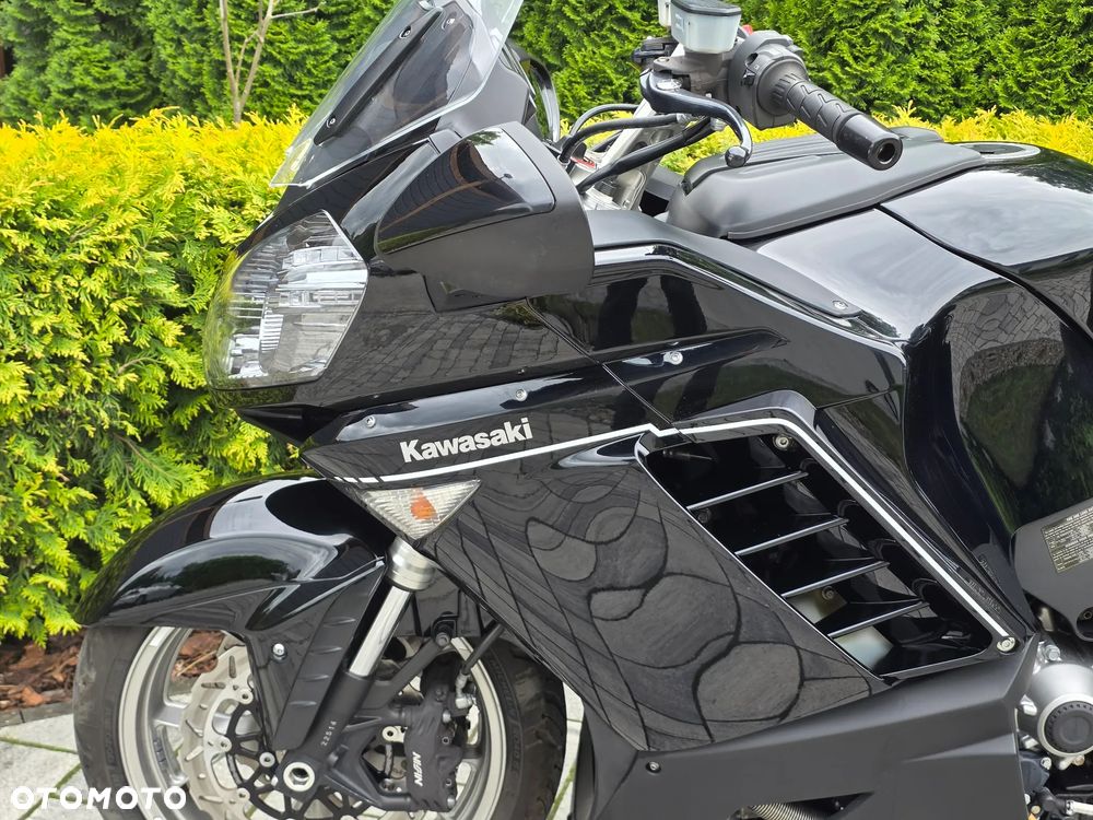 Kawasaki GTR - 23