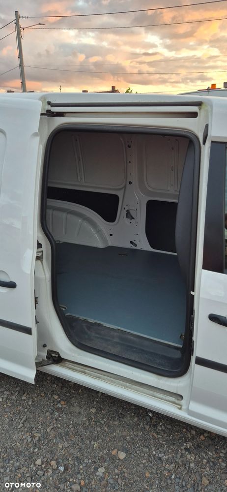 Volkswagen Caddy Maxi - 14