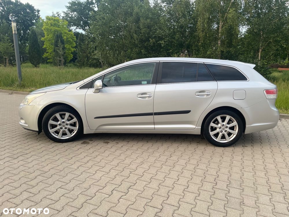 Toyota Avensis 2.2 D-4D Sol Plus - 4