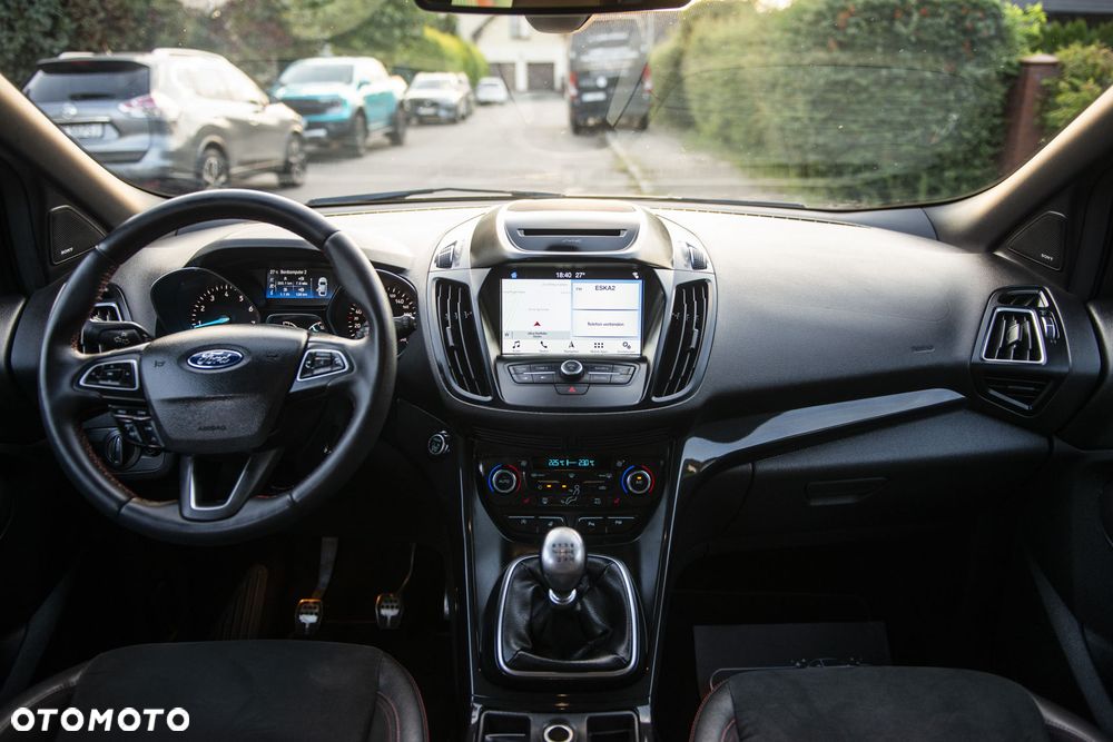 Ford Kuga 1.5 EcoBoost 2x4 ST-Line - 30