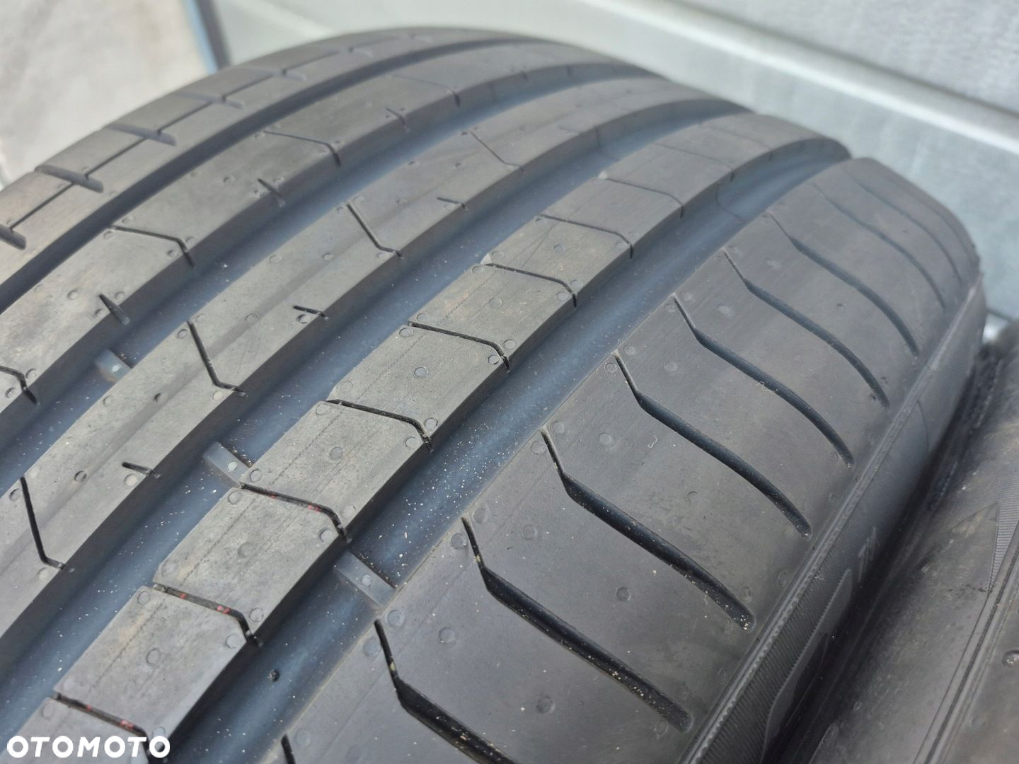 PIRELLI P ZERO 265/40R20 104Y 25R 4X - 2