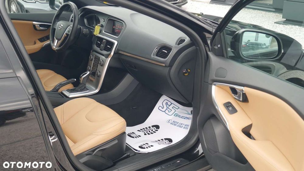 Volvo V40 Cross Country - 14