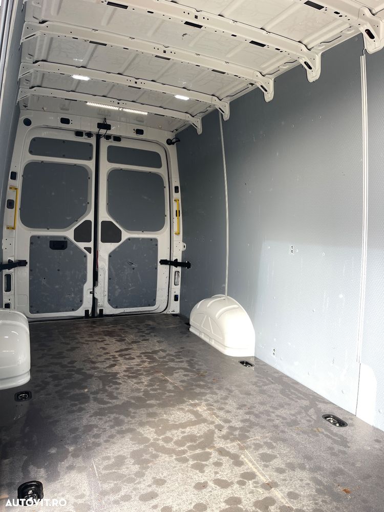 Volkswagen CRAFTER  2.0TDI  L4H2 - 16