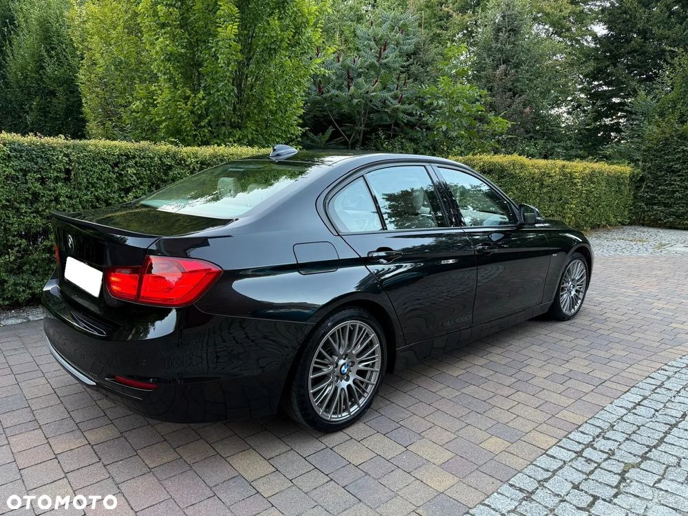 BMW Seria 3 318d Modern Line - 11