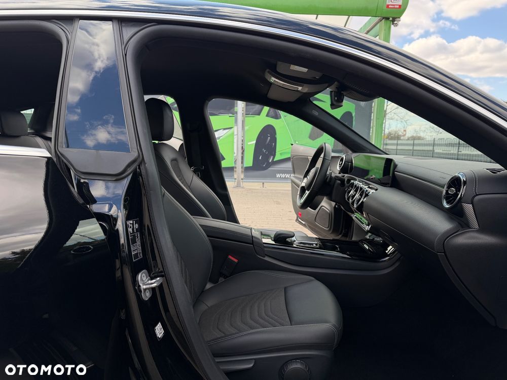 Mercedes-Benz CLA 220 d 8G-DCT - 29