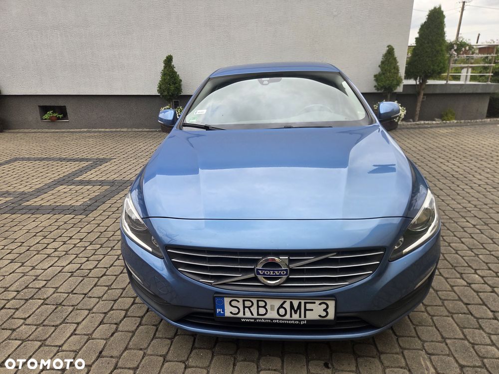 Volvo V60 D2 Momentum - 12