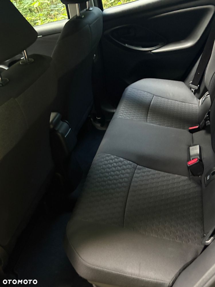 Toyota Yaris - 16