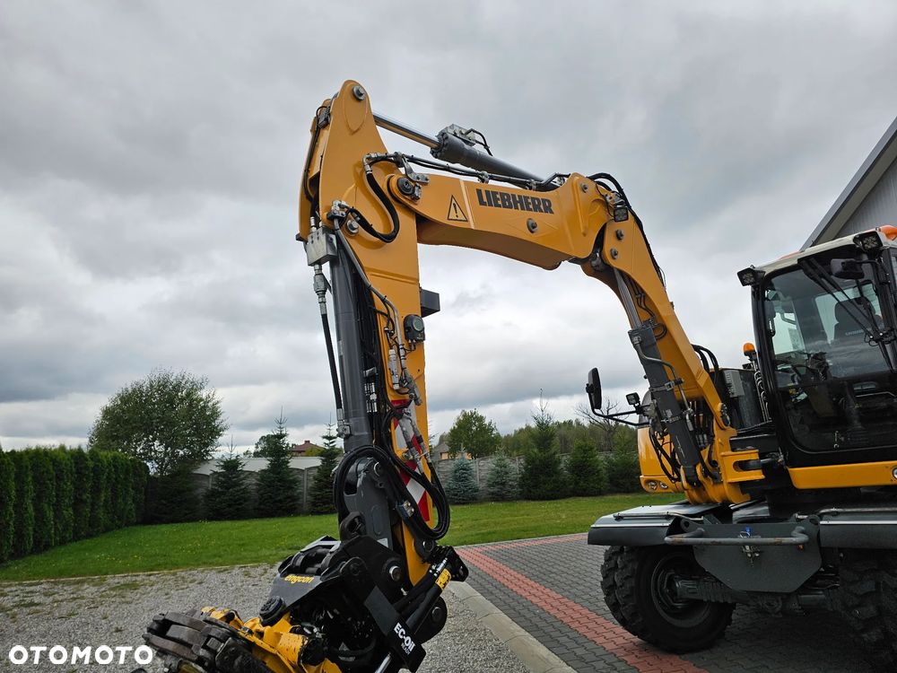 Liebherr A 912 Compact - 12