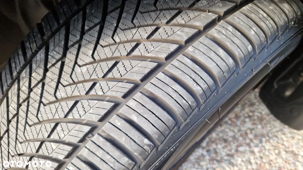 Ford Kuga 2.0 TDCi 4x4 Titanium - 38