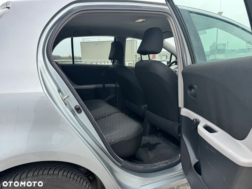Toyota Yaris 1.0 Terra A/C - 12