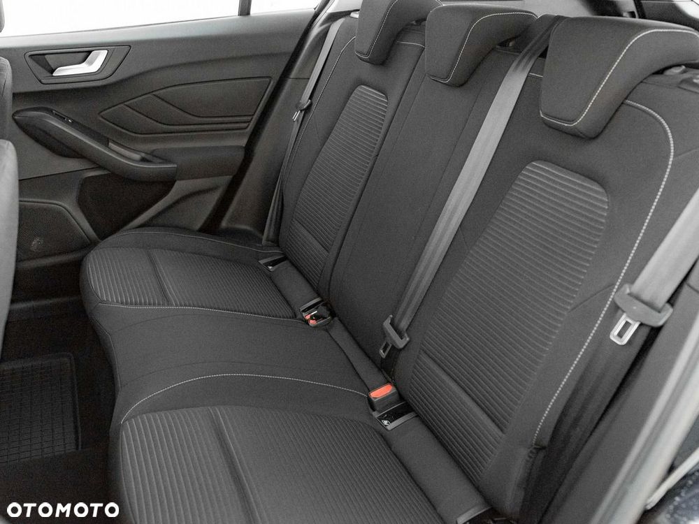 Ford Focus 1.0 EcoBoost Titanium - 27