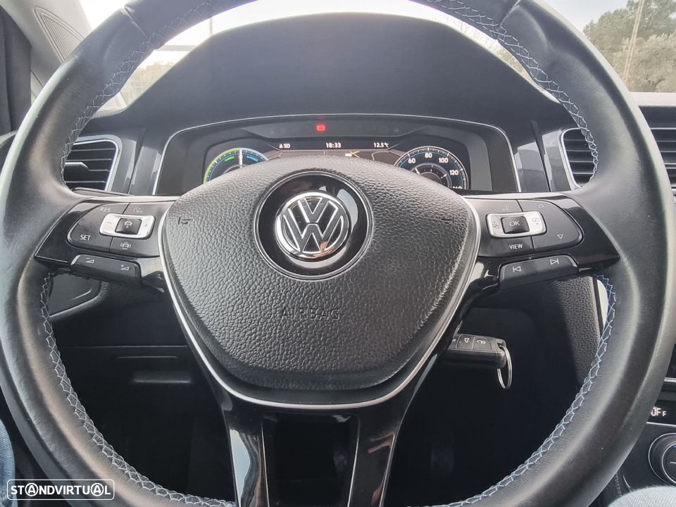 VW e-Golf AC/DC - 11