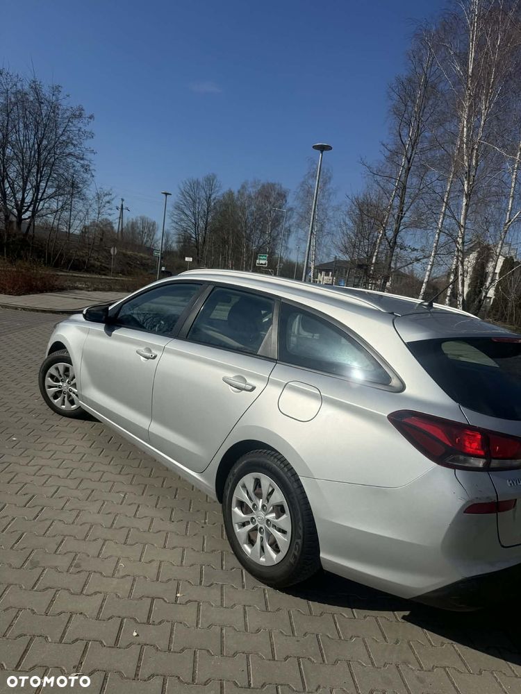 Hyundai i30 1.6 D Comfort - 8