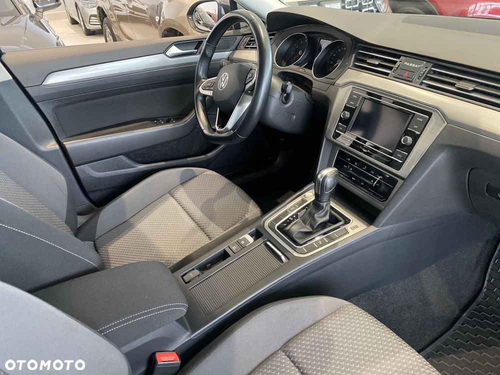 Volkswagen Passat - 26