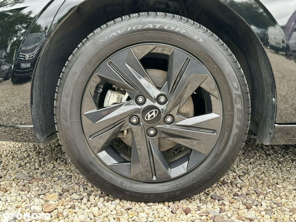 Hyundai Elantra - 36