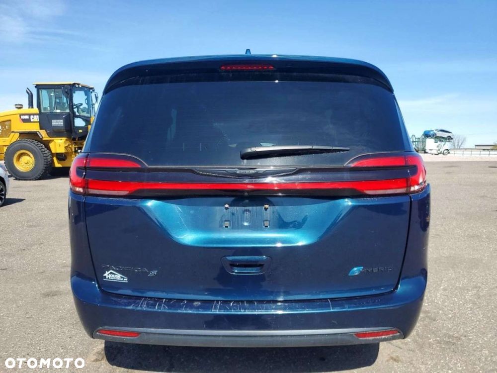 Chrysler Pacifica - 7