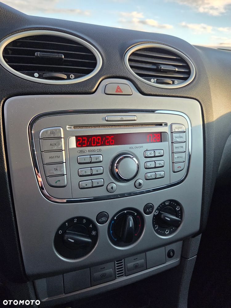 Ford Focus - 8
