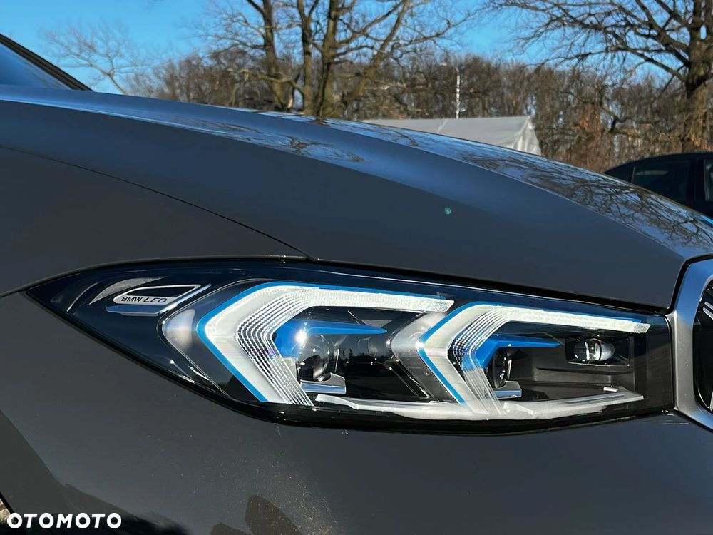 BMW Seria 3 320d xDrive - 23