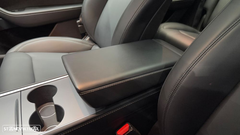 Tesla Model Y Performance Dual Motor AWD - 30