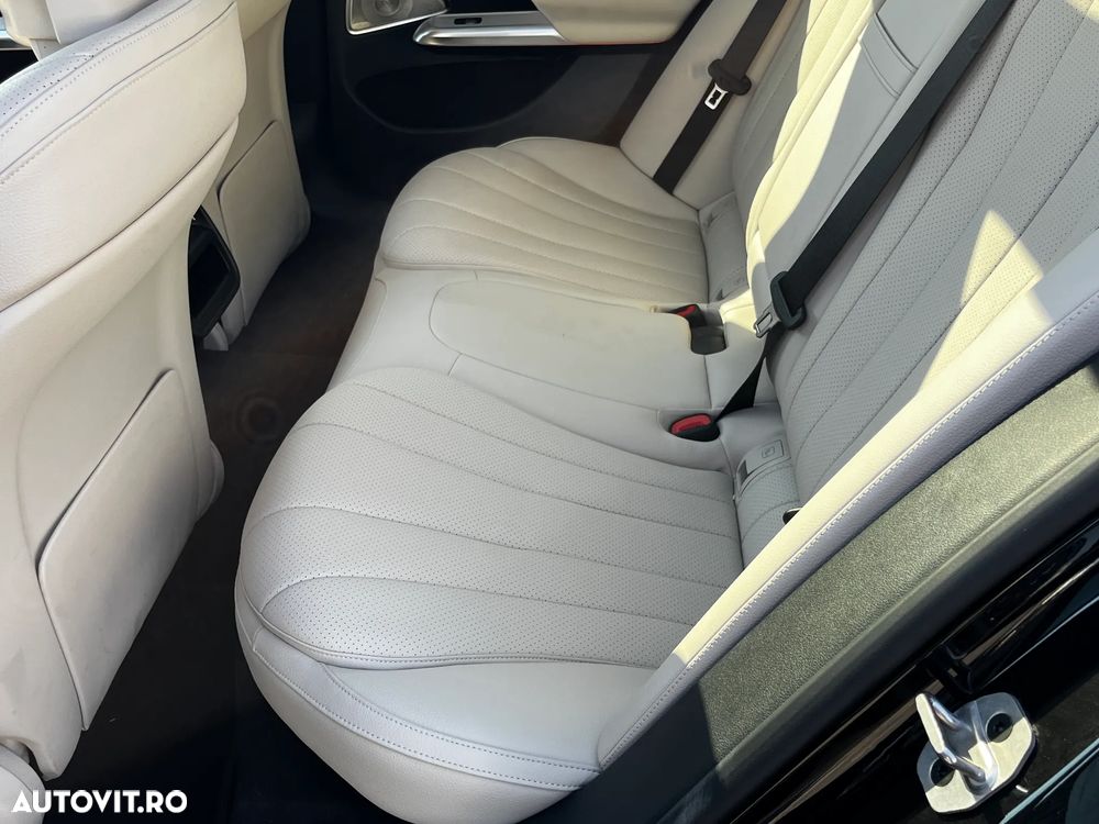 Mercedes-Benz E 400 4MATIC PHEV - 12