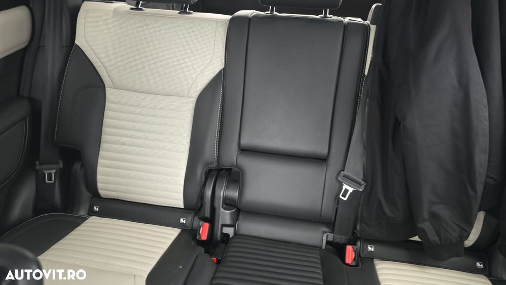 Land Rover Discovery 3.0D 250 MHEV R-Dynamic SE - 4