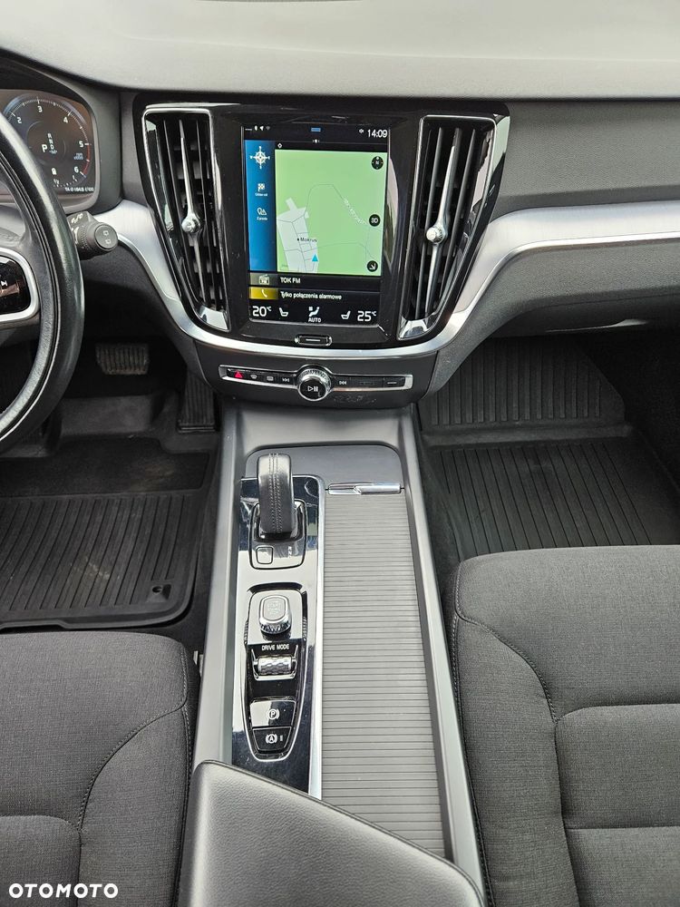 Volvo V60 D4 Momentum Pro - 22