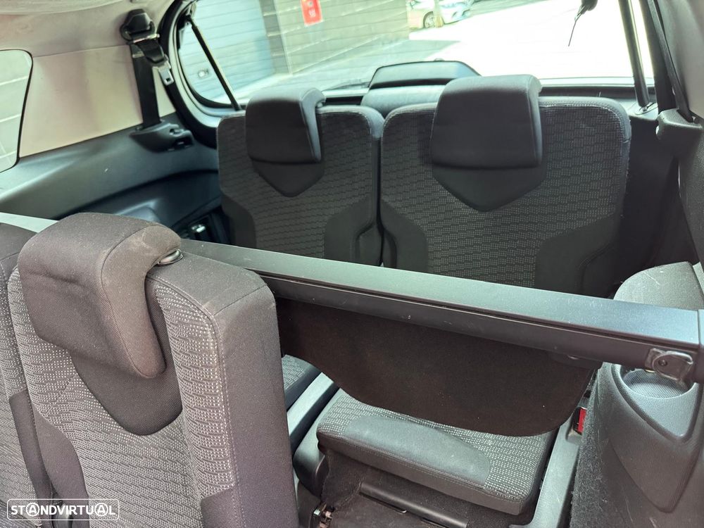 Peugeot 308 SW 1.6 HDi SE Navteq CVM6 - 12