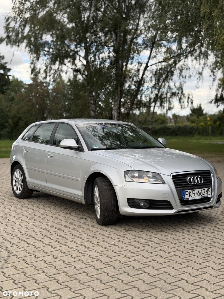 Audi A3 Sportback 2010 photo 2
