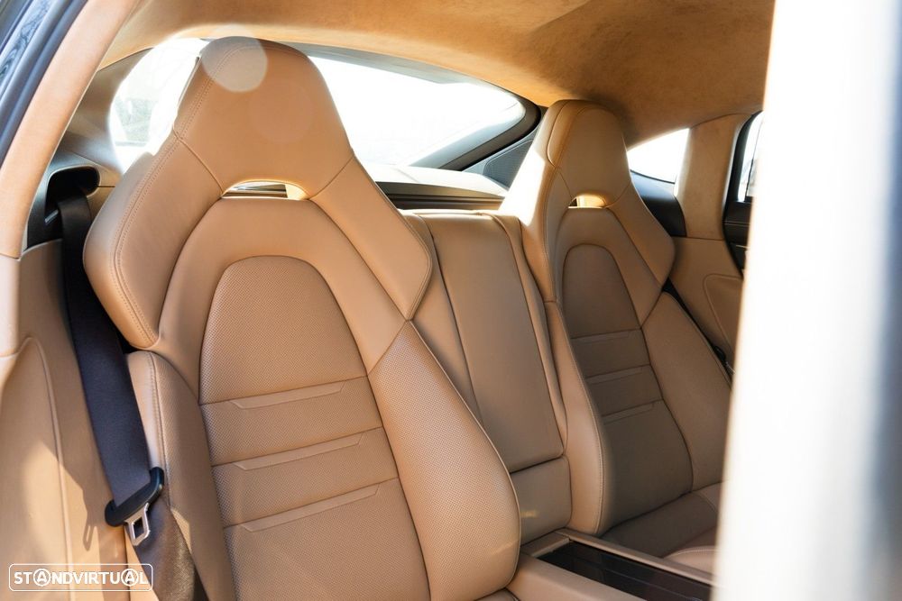 Porsche Panamera 4 S - 38