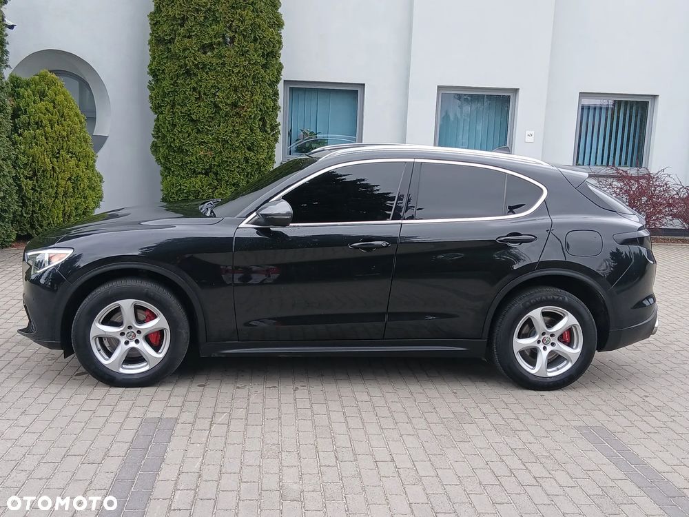 Alfa Romeo Stelvio 2.0 Turbo 16V AT8-Q4 Executive - 3